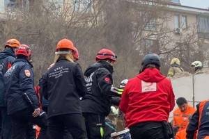 UTAK ISTANBUL Fatih/Ayvansaray enkazda kalan son iki kisiye ulasmaya calisiyor