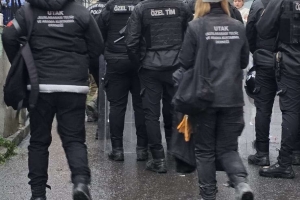 UTAK ISTANBUL Fatih/Ayvansaray enkazda kalan son iki kisiye ulasmaya calisiyor